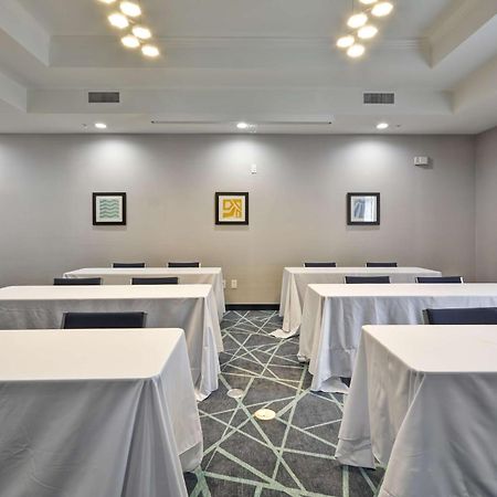 Hampton Inn Kyle Bagian luar foto