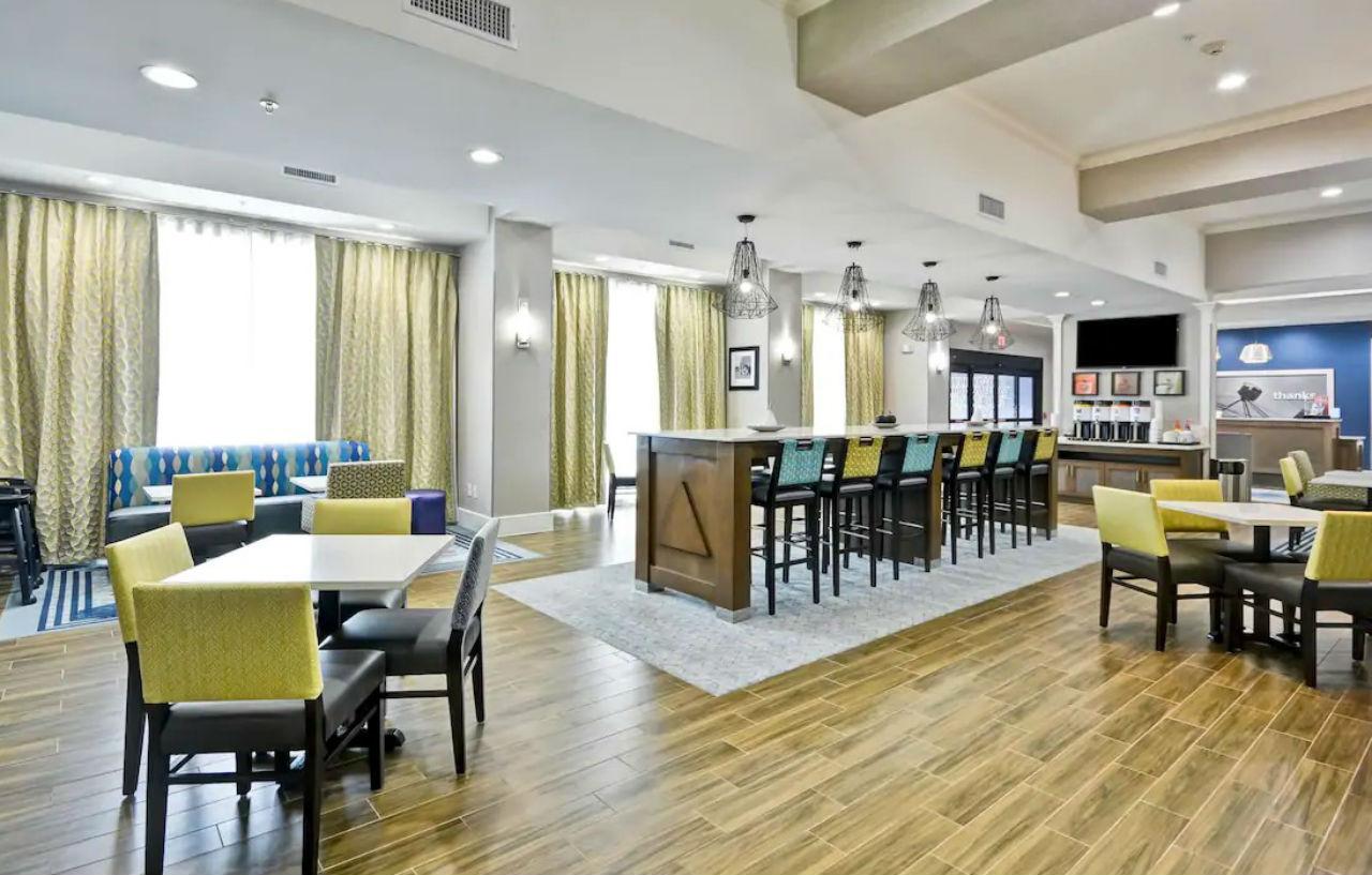 Hampton Inn Kyle Bagian luar foto