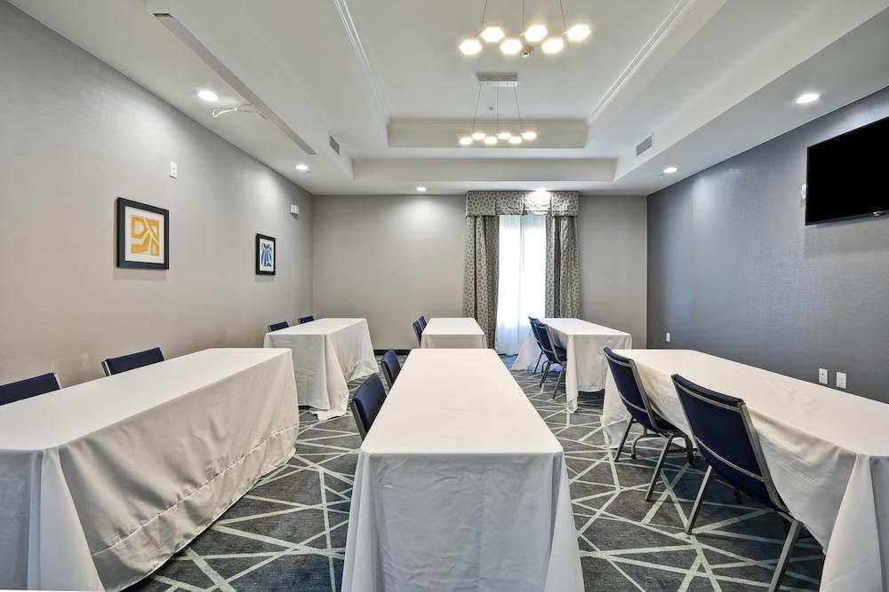 Hampton Inn Kyle Bagian luar foto
