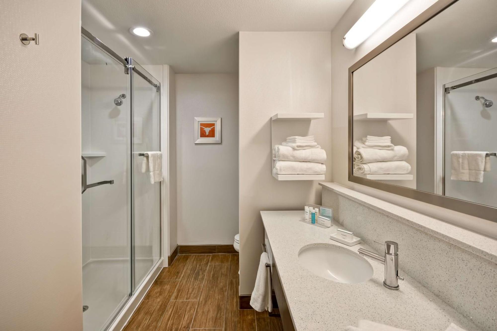 Hampton Inn Kyle Bagian luar foto